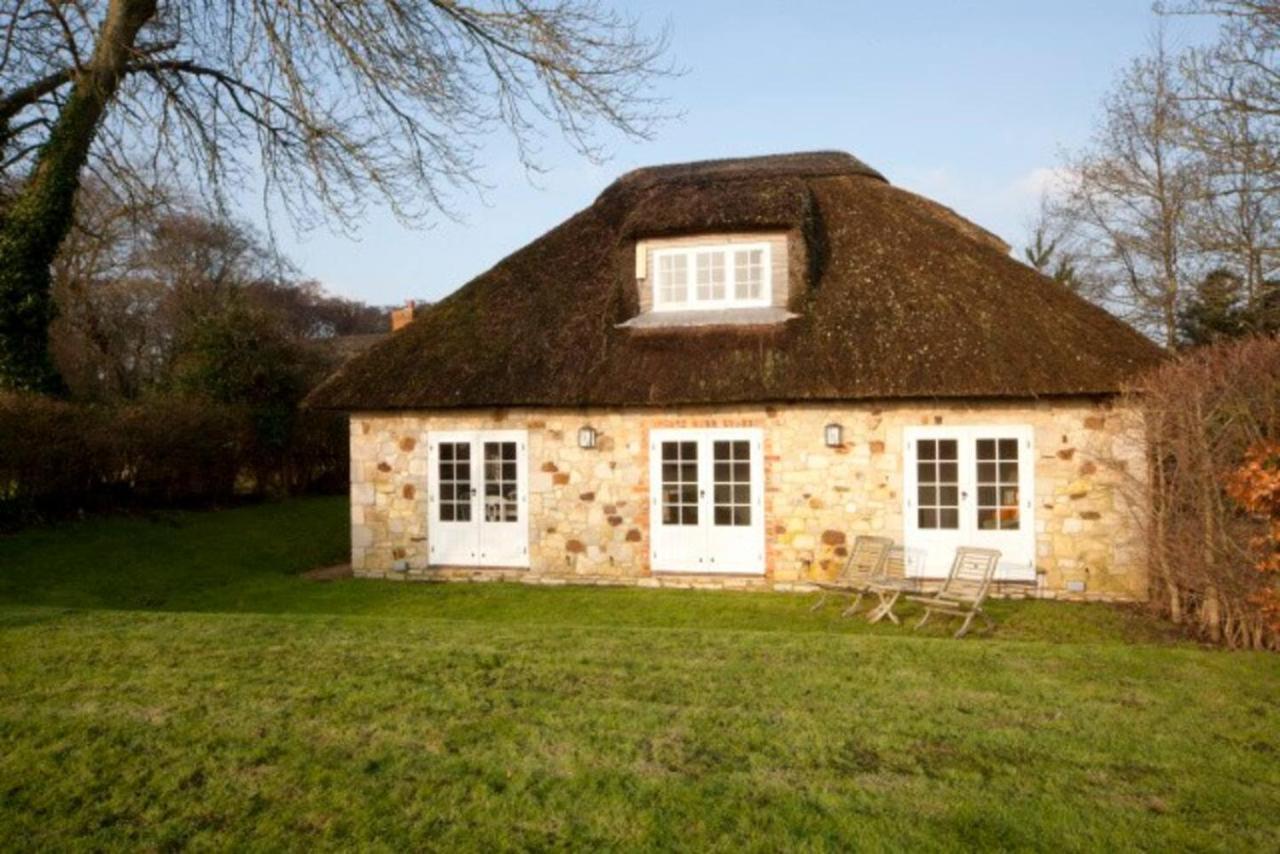 The Lodge: Adorable, Romantic Thatched Cottage Freshwater Eksteriør billede
